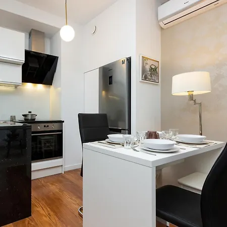 Royal Center Mennica By Renters Apartmán *