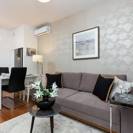 Royal Center Mennica By Renters Varsavia