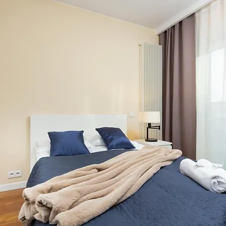 Royal Center Mennica By Renters *