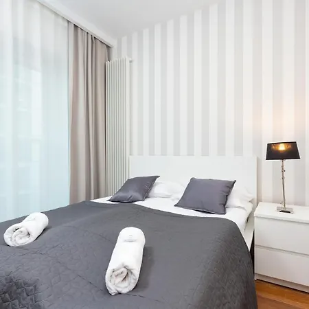 Apartment Royal Center Mennica By Renters *