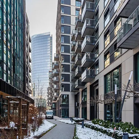 Royal Center Mennica By Renters דירה ורשה