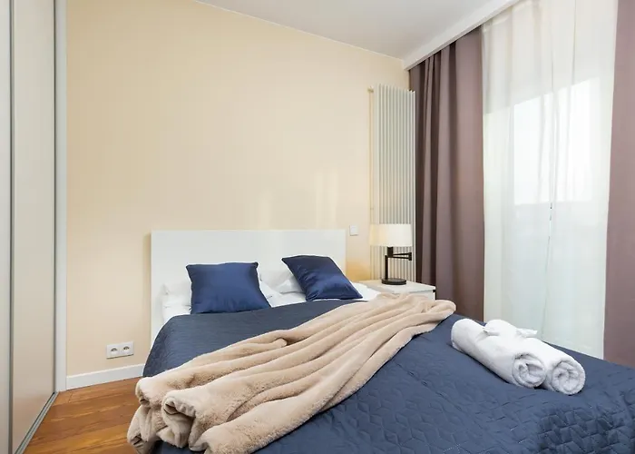 Royal Center Mennica By Renters *