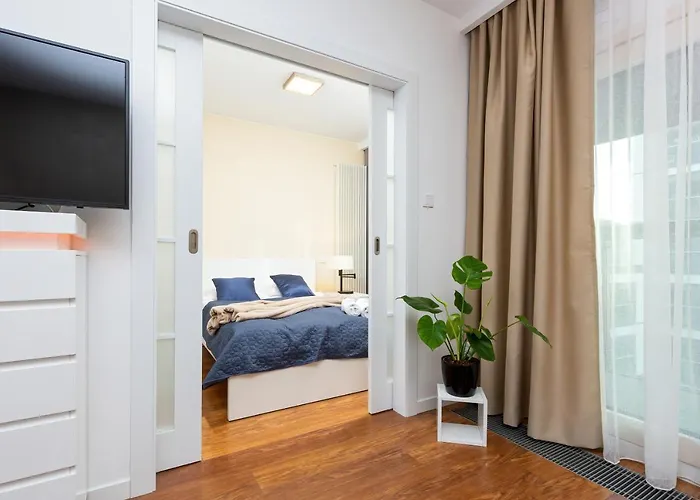 Royal Center Mennica By Renters *