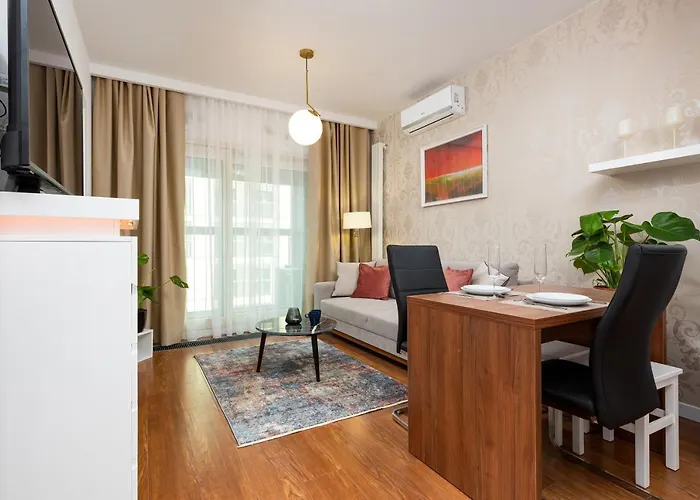 Royal Center Mennica By Renters Apartman