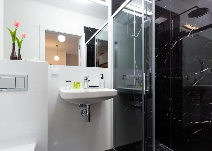 Royal Center Mennica By Renters *