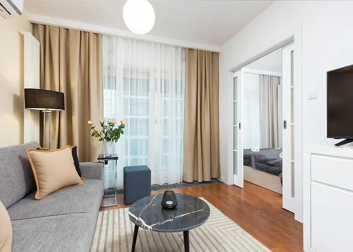 Royal Center Mennica By Renters Apartman