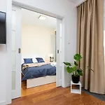 Royal Center Mennica By Renters *