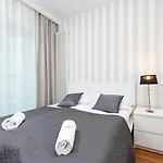Apartment Royal Center Mennica By Renters *