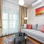 Apartment Royal Center Mennica By Renters *
