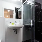 Royal Center Mennica By Renters *